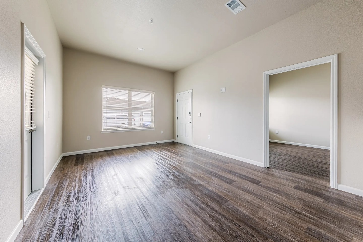 Horseshoe Apartments Image 4