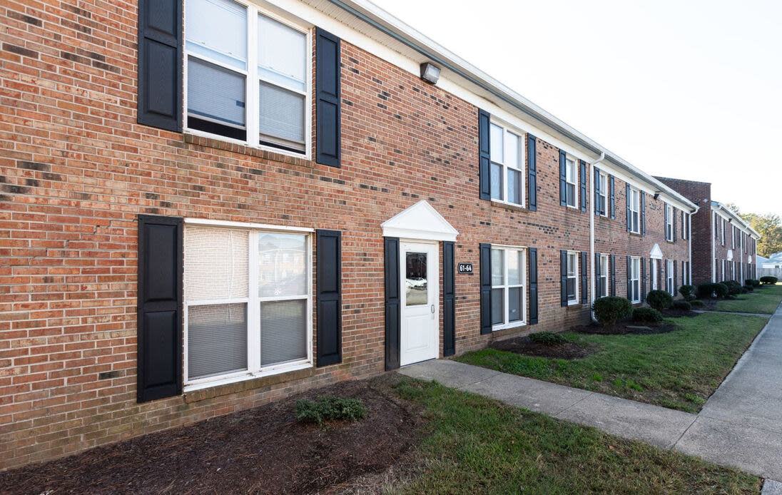 Carson Square Apartments Image 14