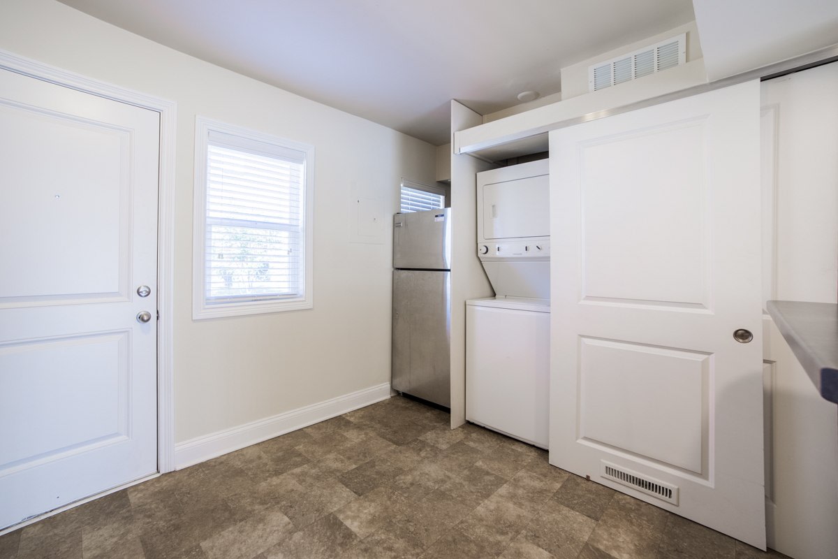 Indiana Flats and Townhomes Image 12
