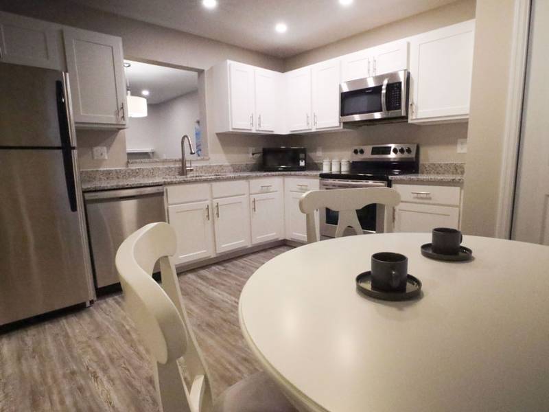 Fairfield Lakes Townhouses Image 3