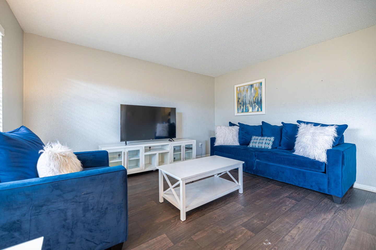 Luxe 30 Apartments Image 14