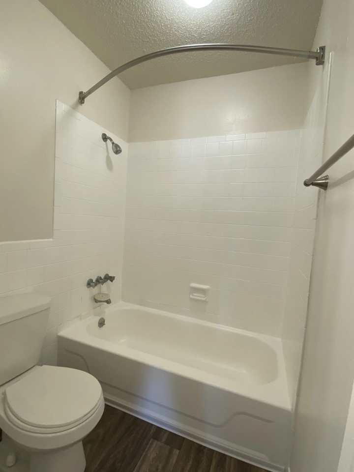Village Square Apartments Image 4