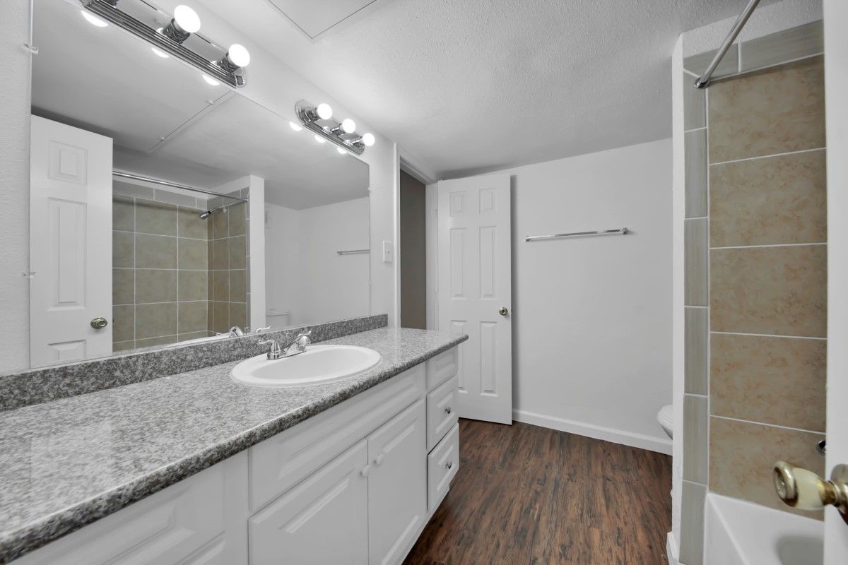 Pelican Pointe Image 13