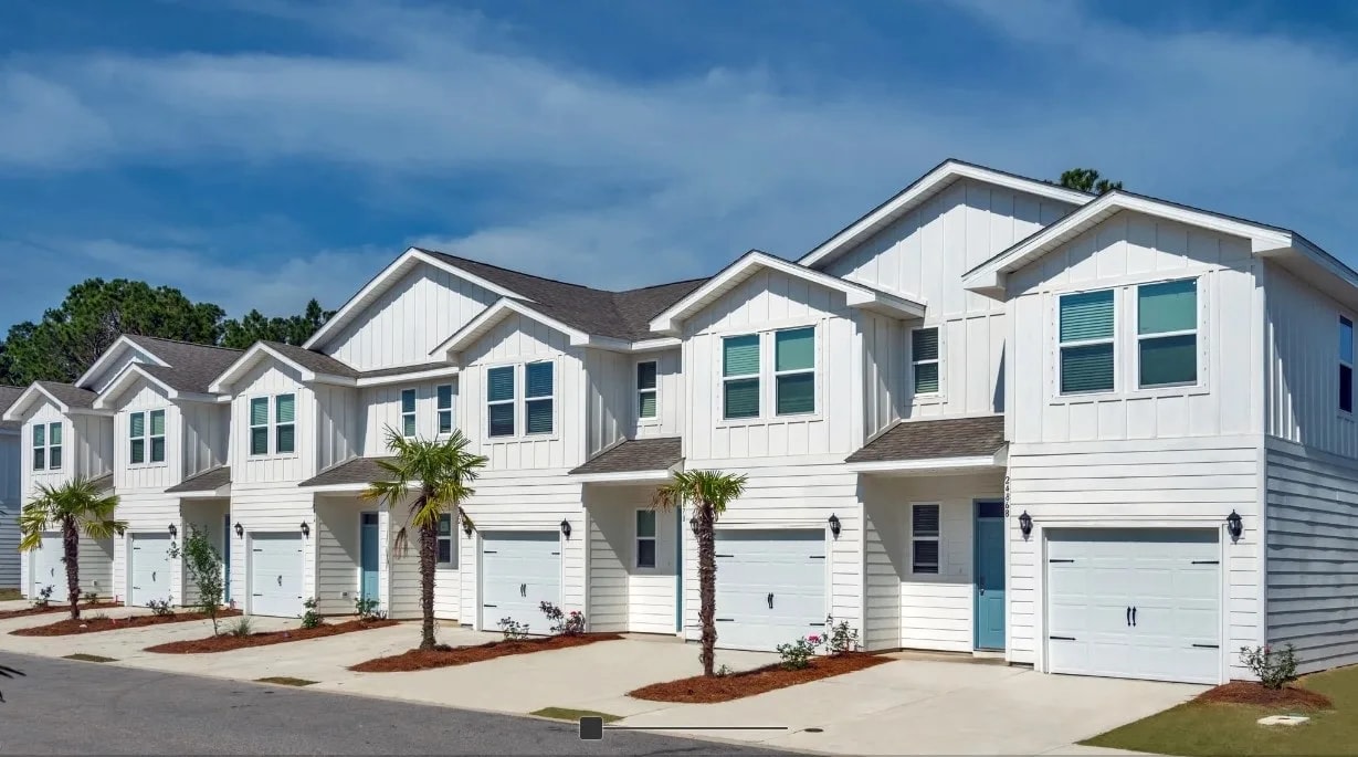 Gulf Stream Apartments Image 8