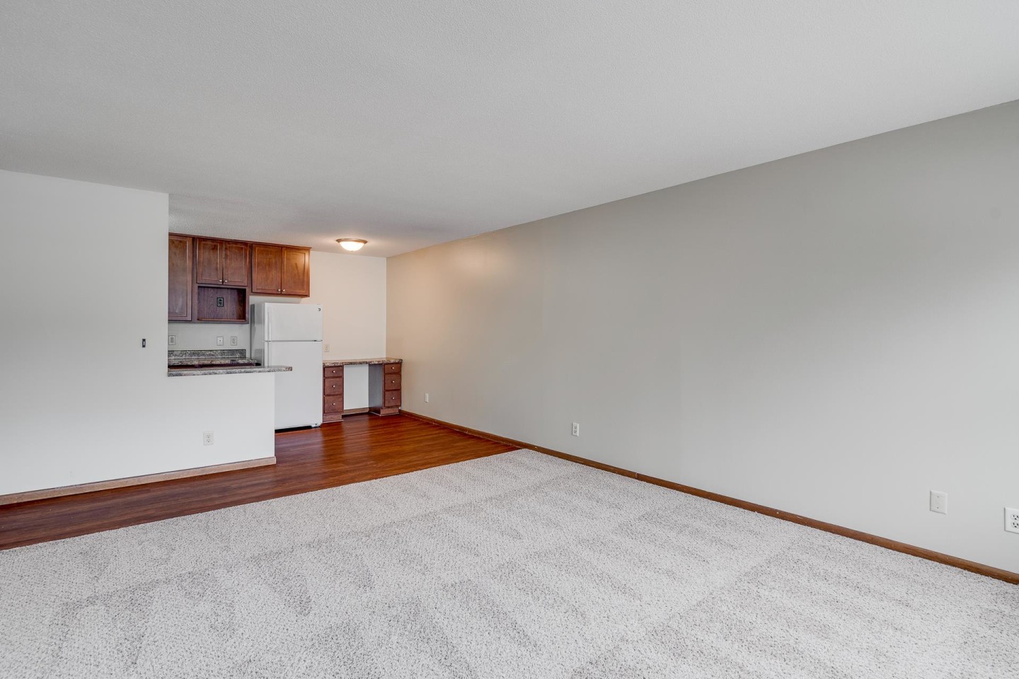 Bryant Manor Apartments Image 36
