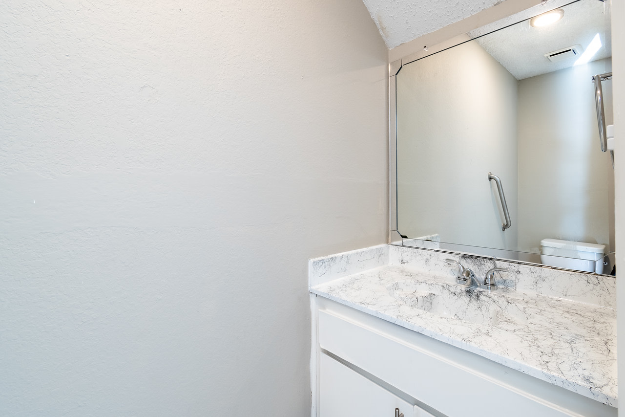 Central Park Town Homes Image 9
