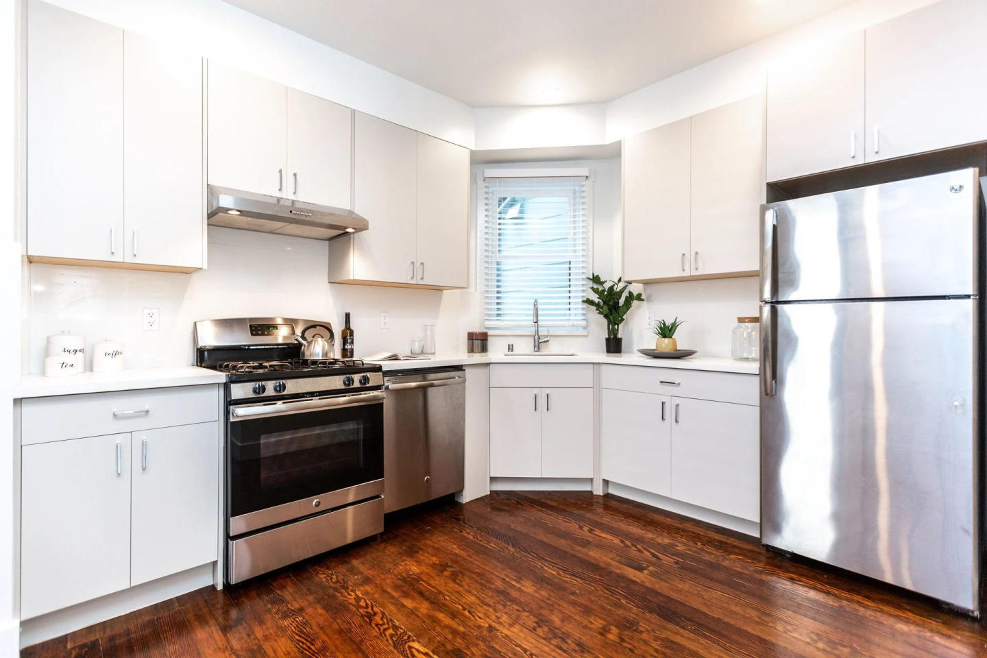 322 STANYAN Image 1
