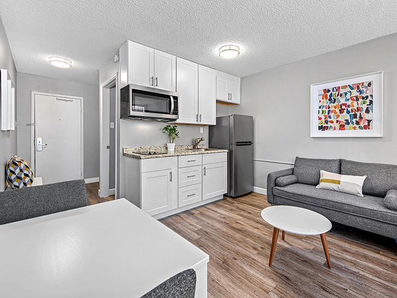 The Incline Apartments and Studios Image 7