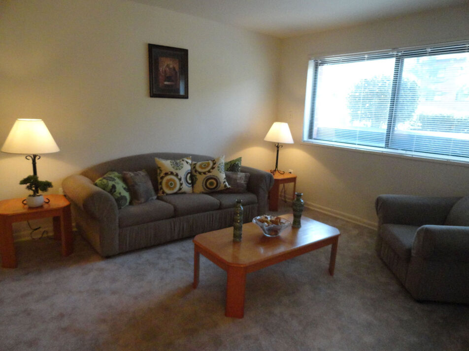 Parkway Apartments Image 4