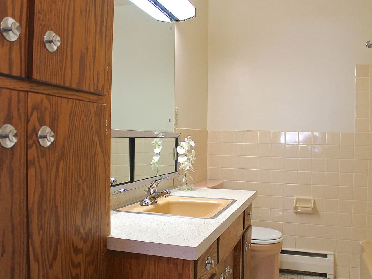Adeline Apartments Image 9