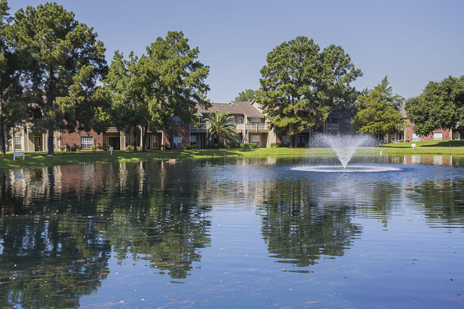 Lakeview Apartments Image 1