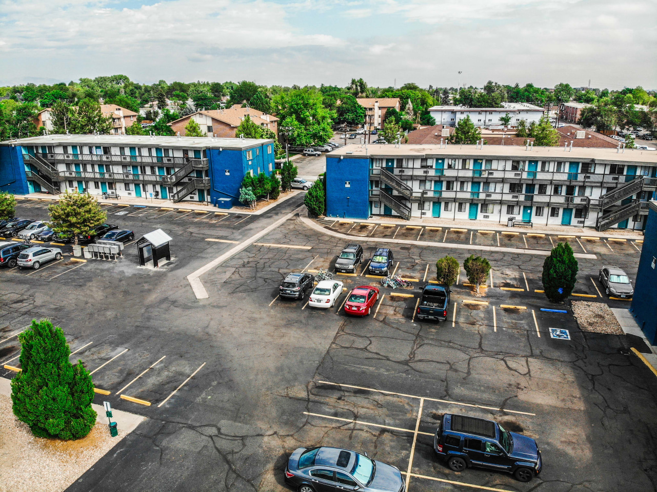 Parkwood Plaza Image 19