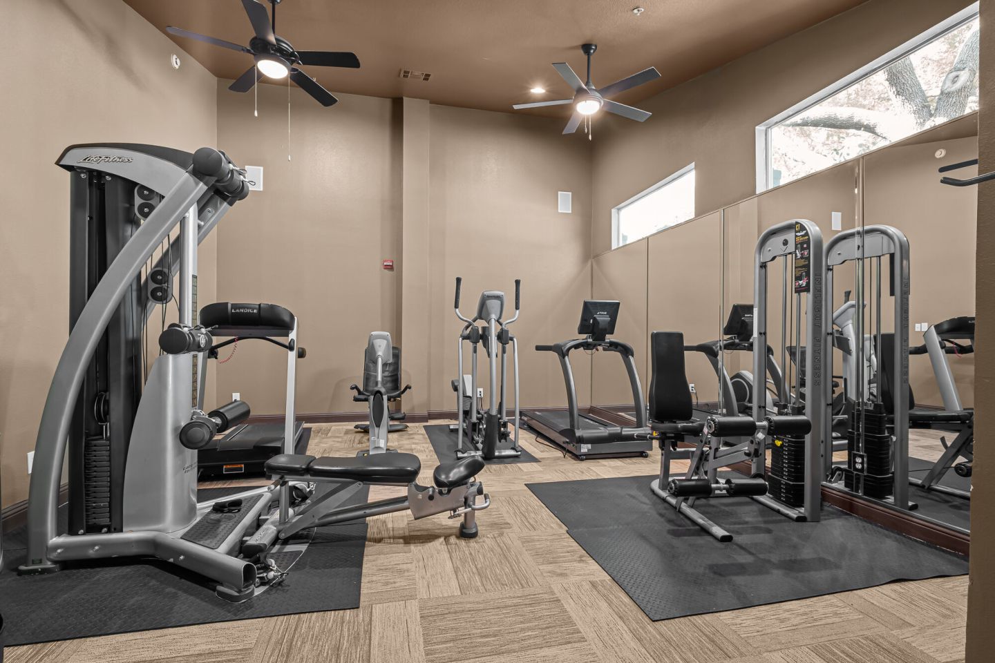 Larkin Apartment Homes Image 29