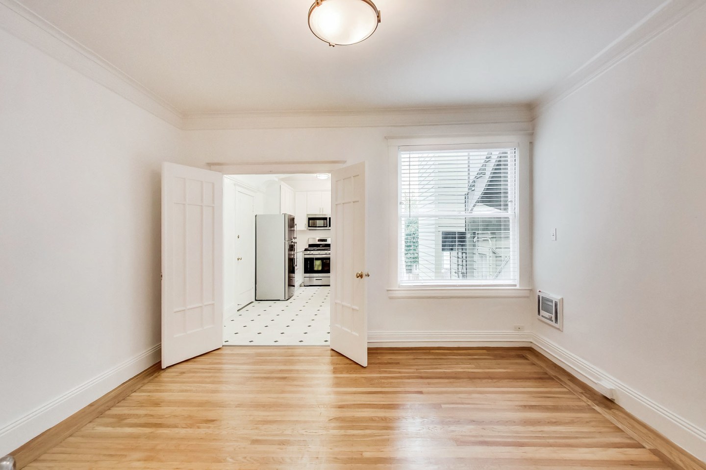 1610 LOMBARD Street Image 19
