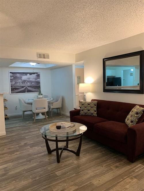 Tides on Twain Apartments Image 37