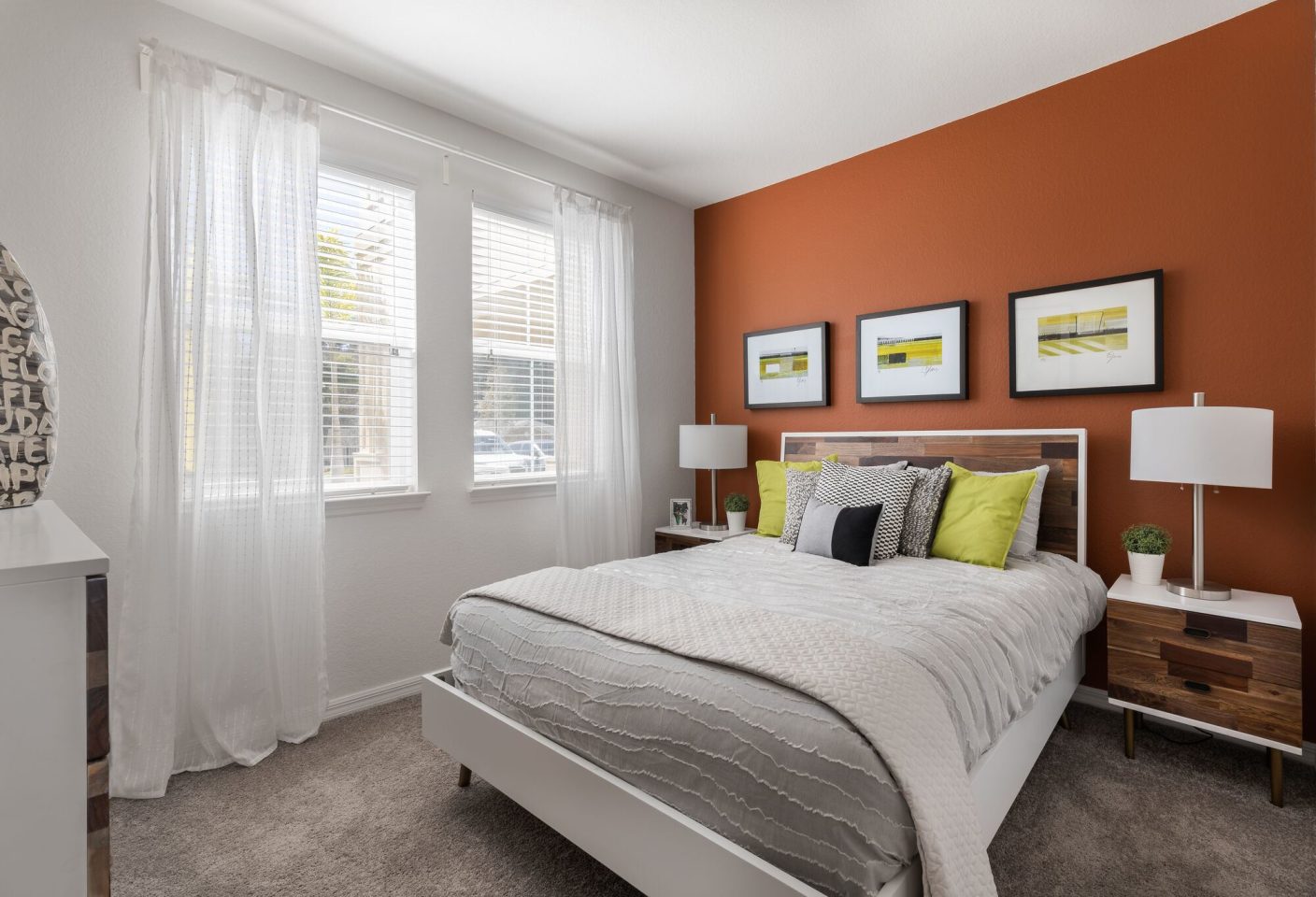 Lola Apartments Image 3