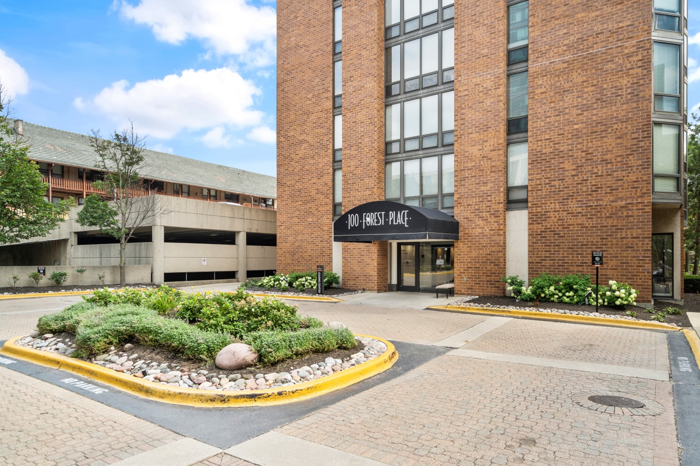 100 Forest Place Image 36