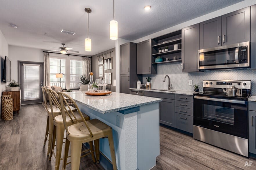 The Addison Gateway Brand  New Luxury Apartment Homes Image 3