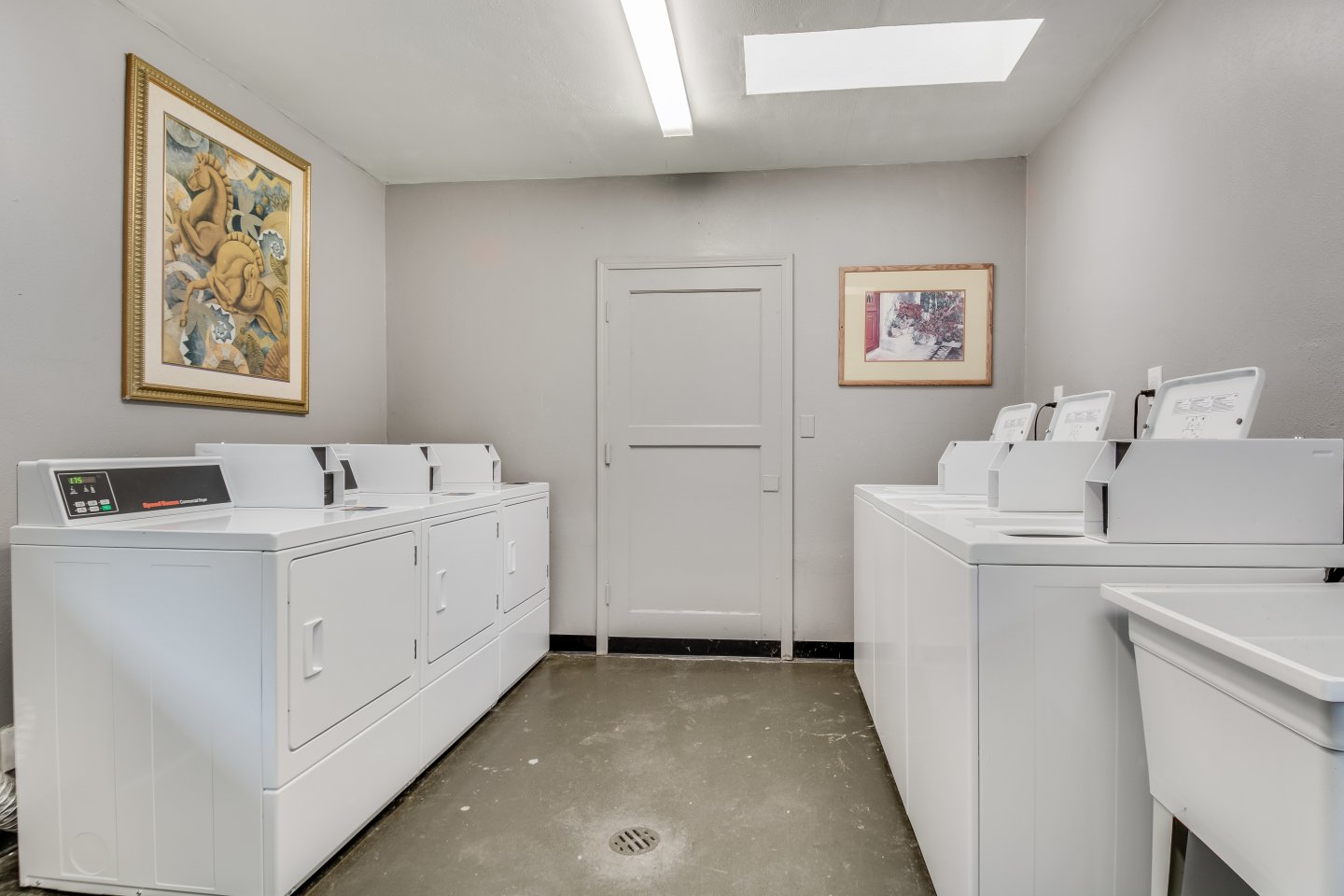 Townhouse Square Image 10