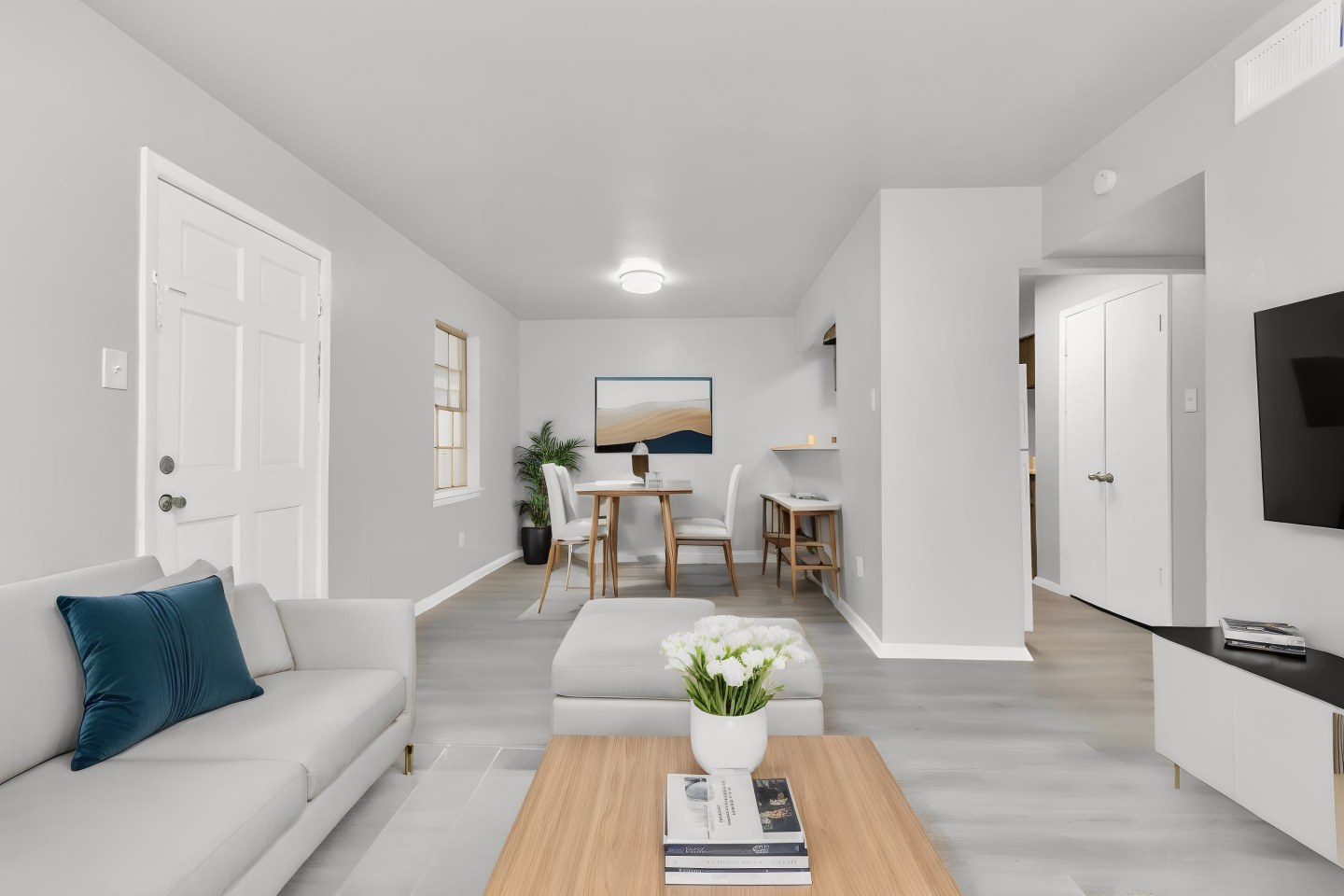 Post Oak Apartment Image 14