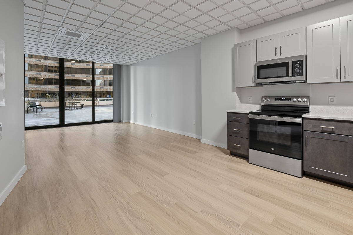 Hampton Plaza Image 17