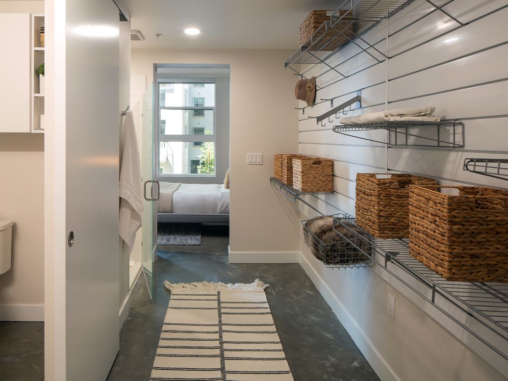 AVA Hollywood at La Pietra Place Image 7