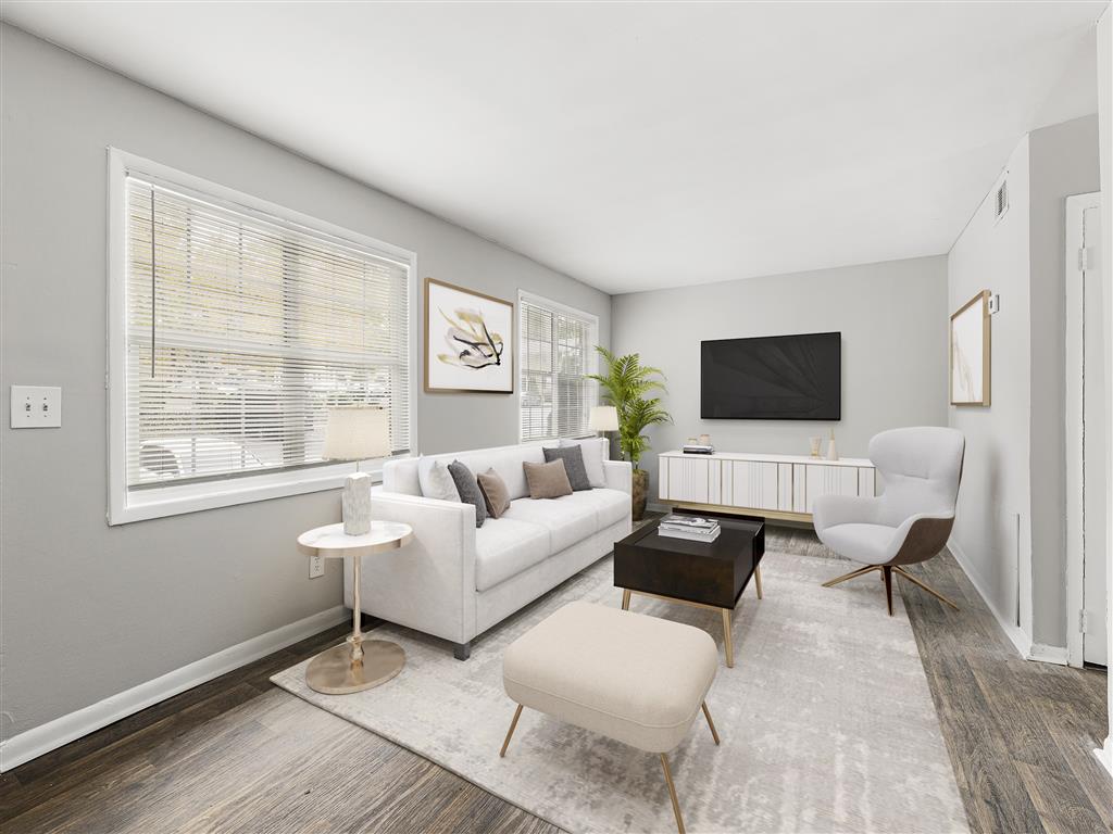 Pinewood Townhomes Image 1