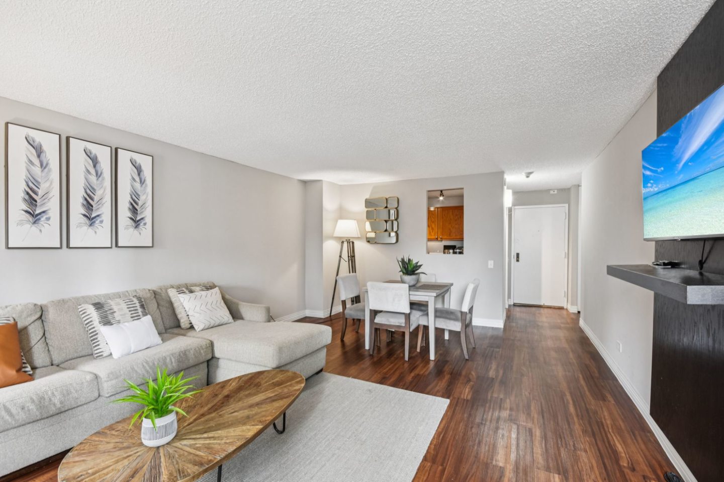 100 West Chestnut Apartments Image 33