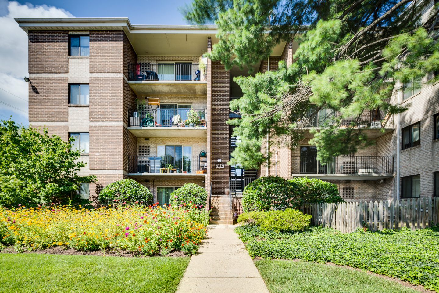 Azalea Apartments Image 1