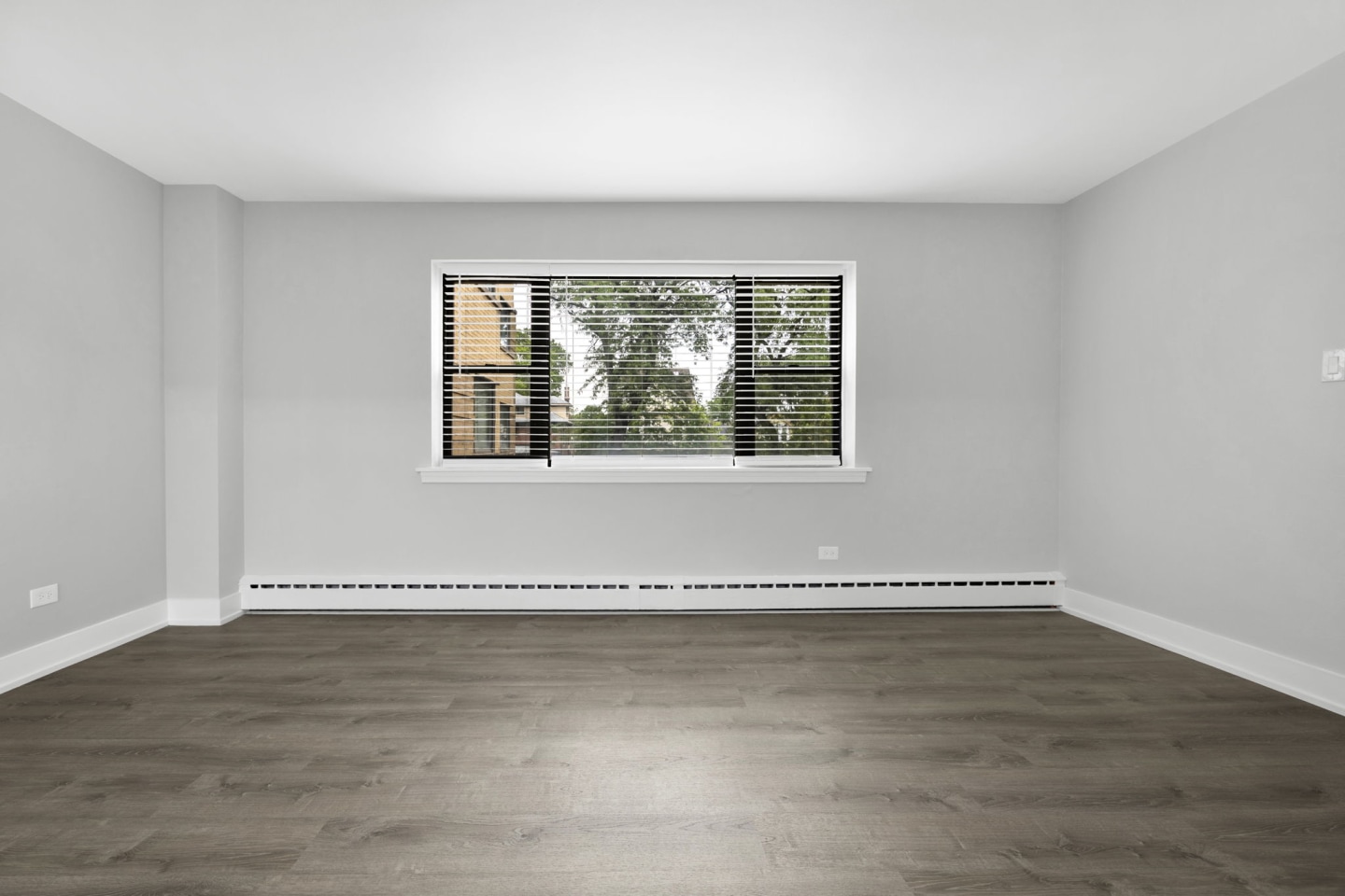 2050-2060 E 72nd Pl Image 13
