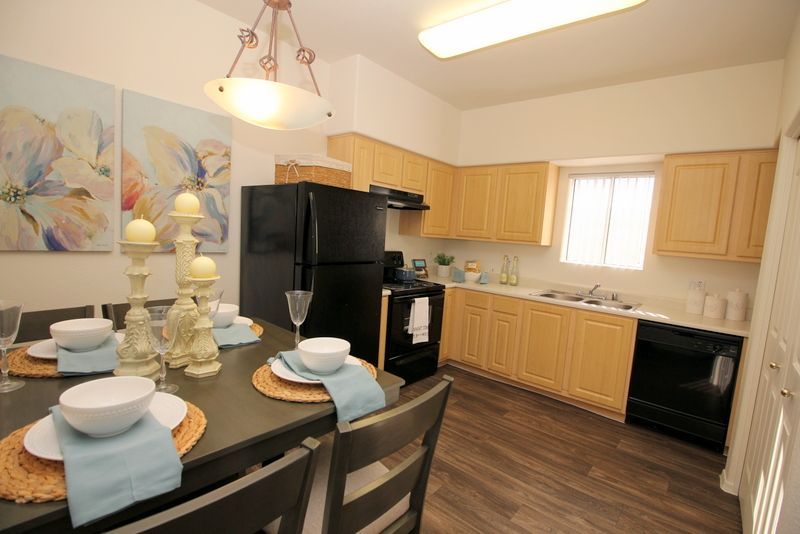 Maravilla Apartments Image 2