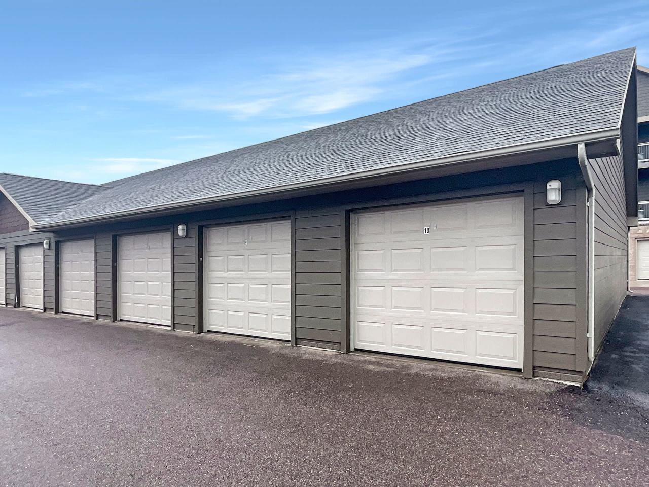 Sunset Villas Apartments Image 16