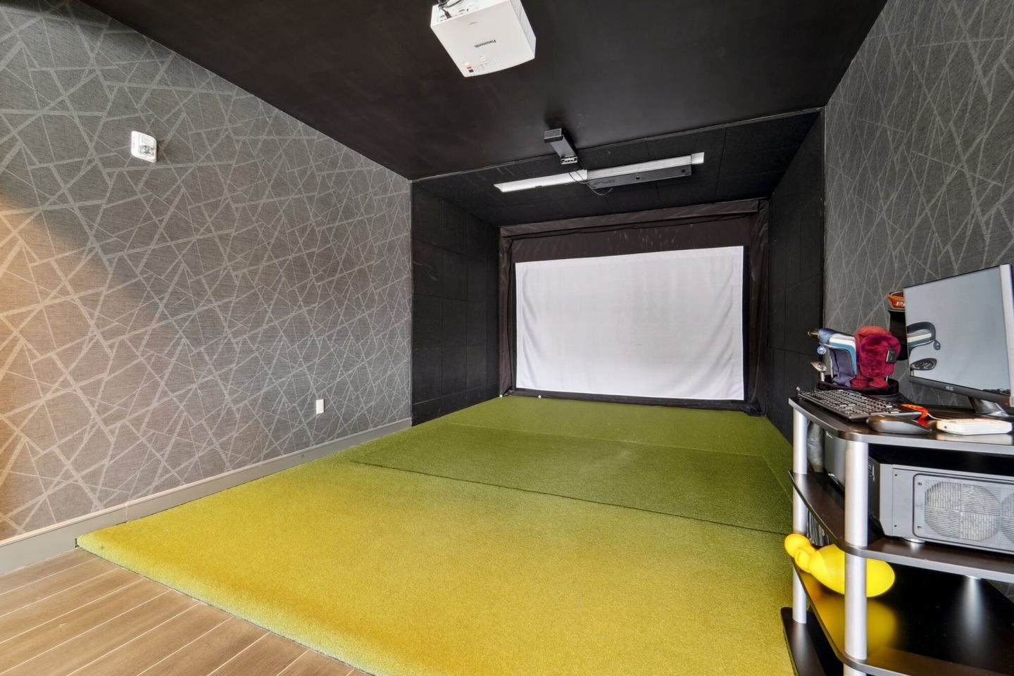 500 PARQ Image 41