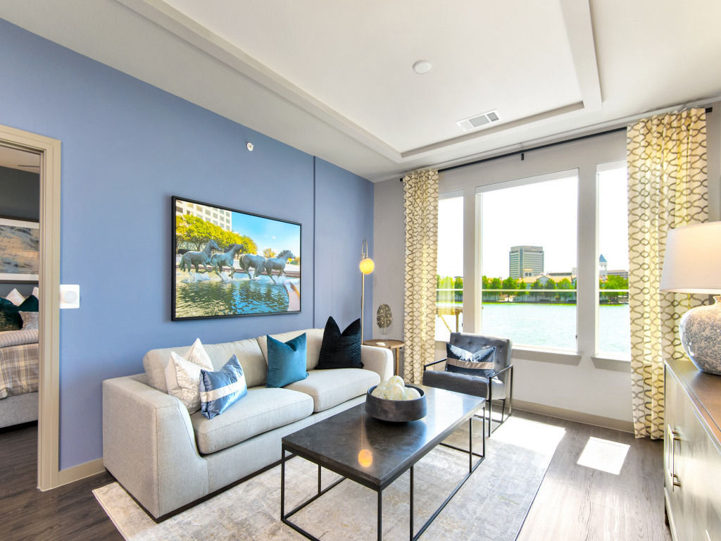 880 Lyn Image 90