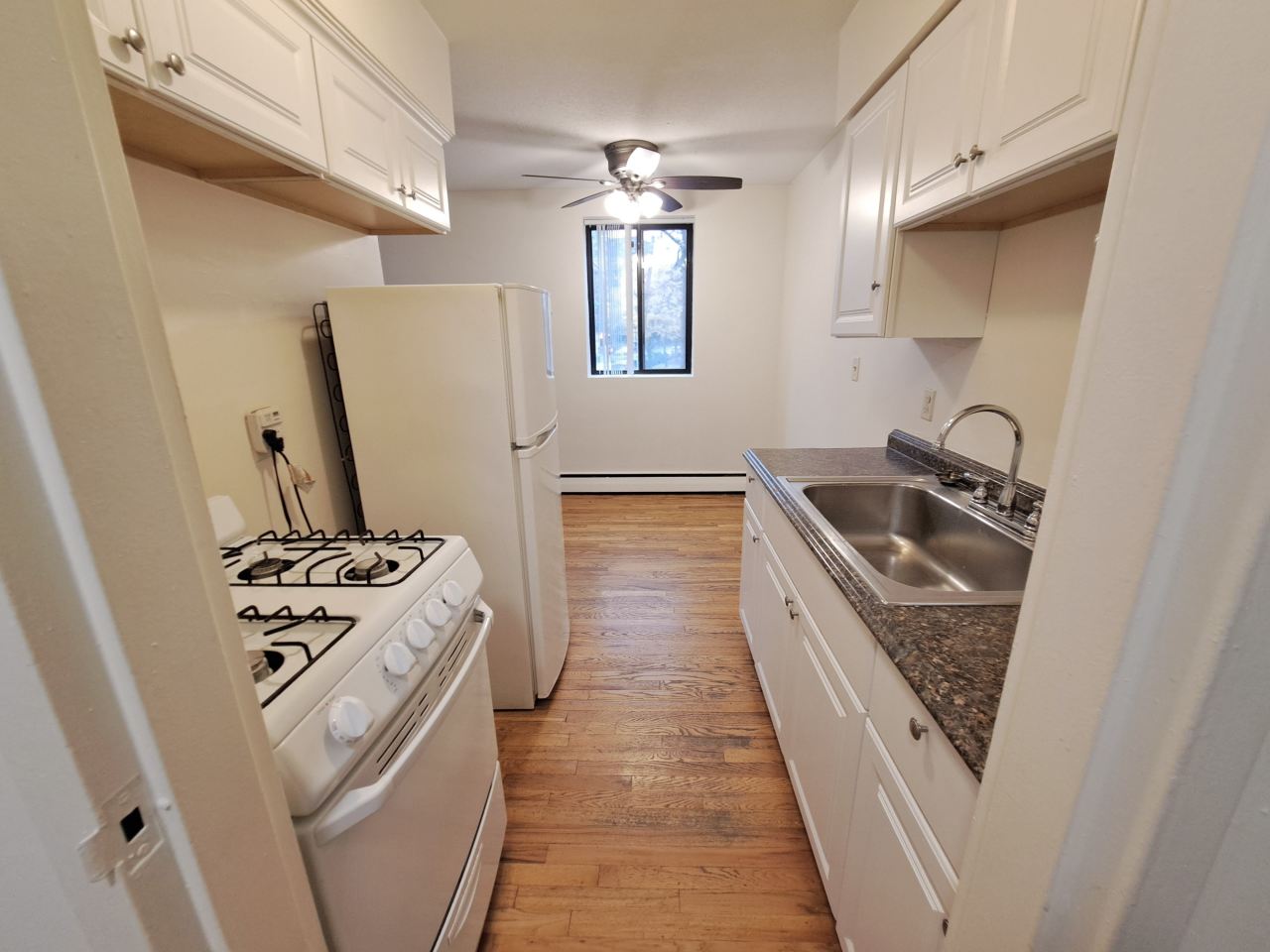 214 Place Apartments Image 13