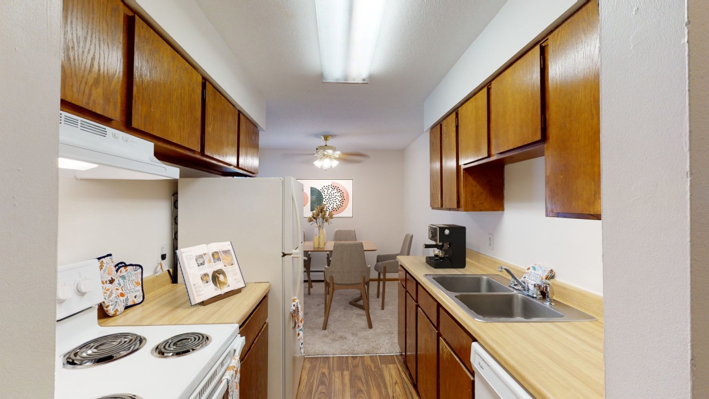 Cedar Gate Apartments Image 2