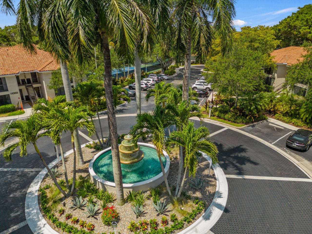 Mizner Court Image 7