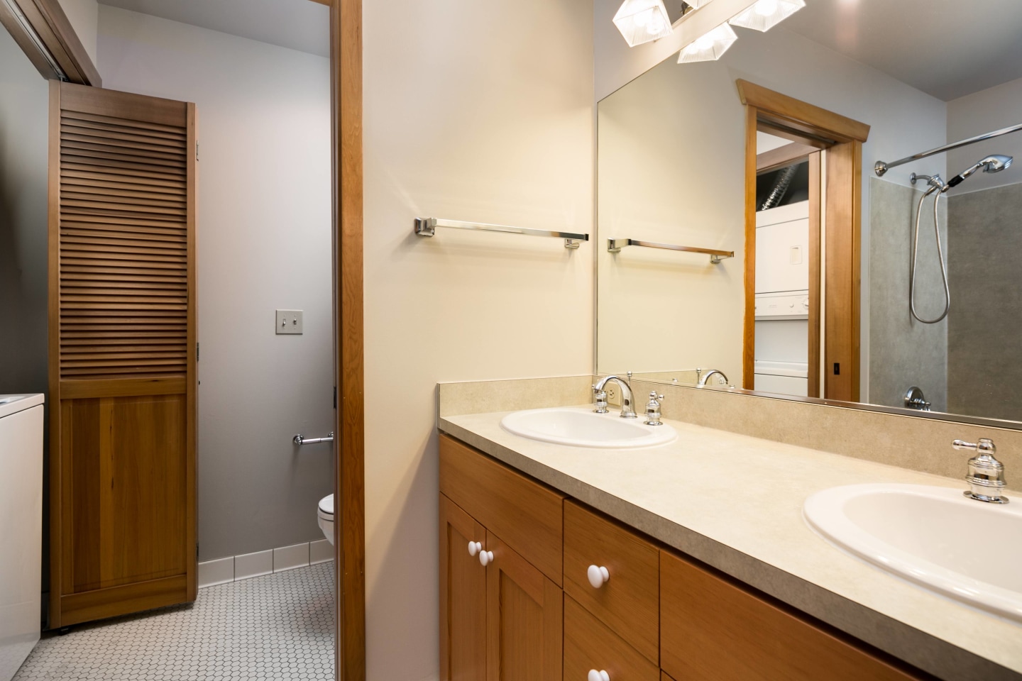 Pacific Pointe Apartments Image 28