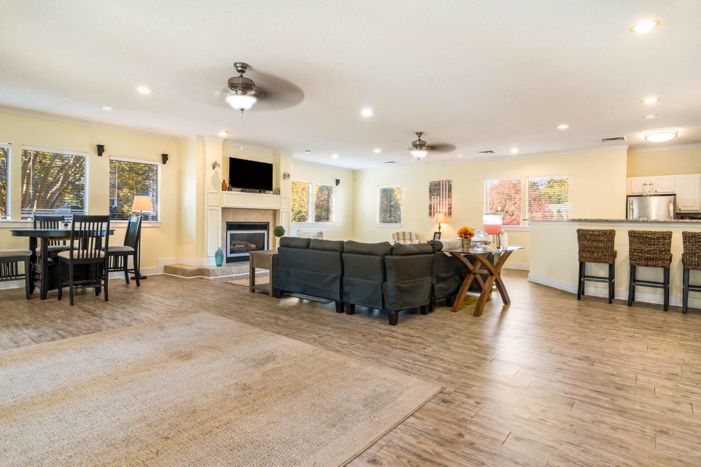 Cedar Springs Apartments Image 7