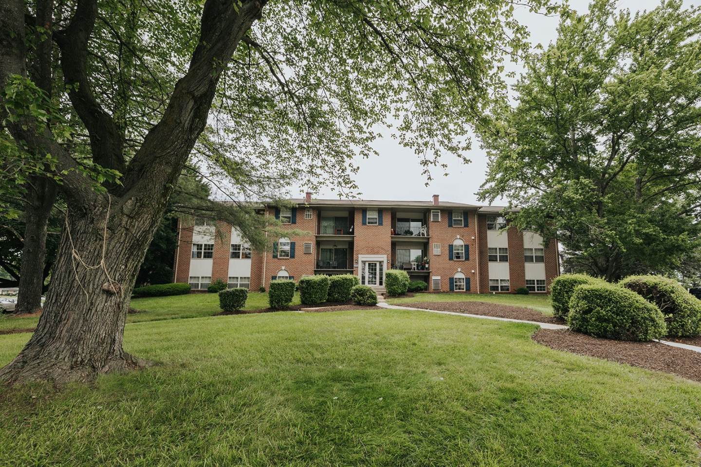 Woodridge Apartments Image 1