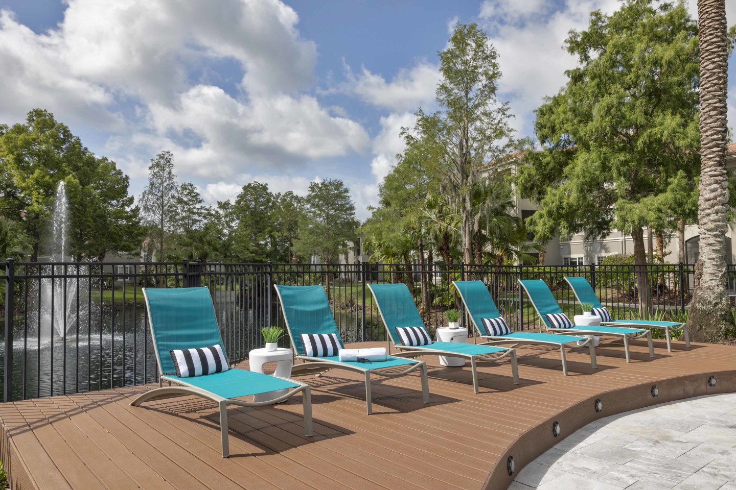 Lake's Edge Apartments Image 44