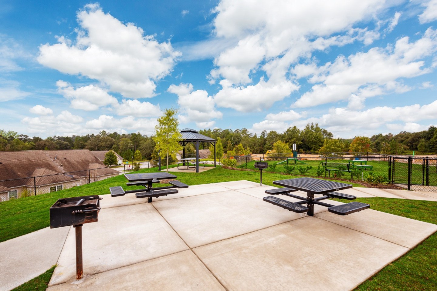 The Vista Apartments and Townhomes Image 20