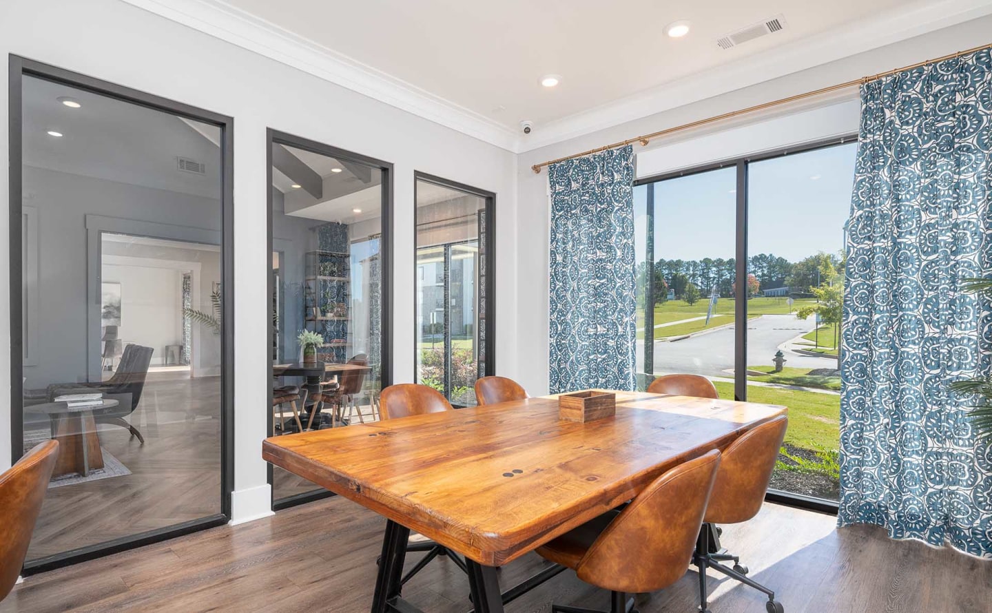 Paragon Luxury Apartments Image 21