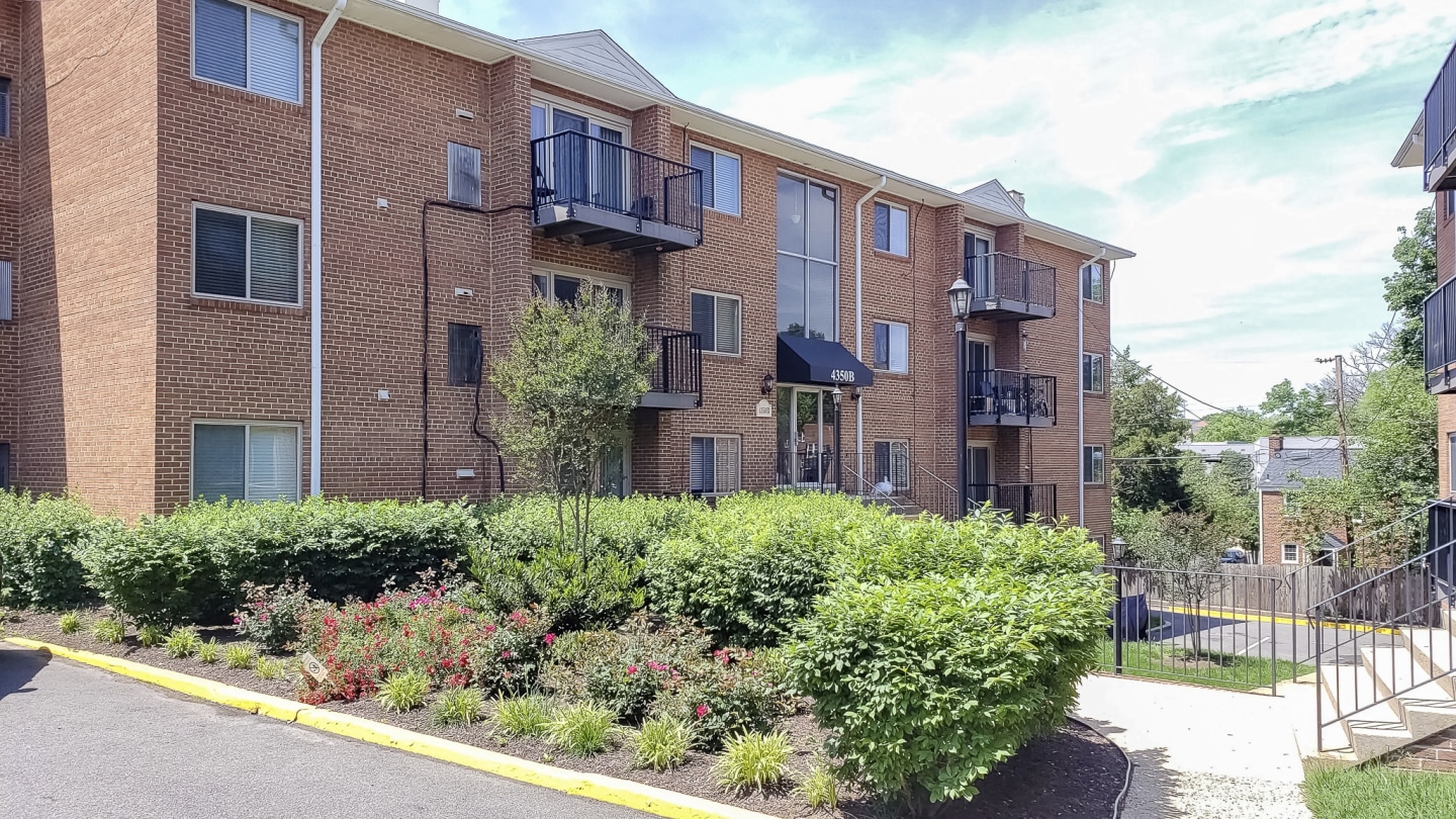 Waverly Village Image 2