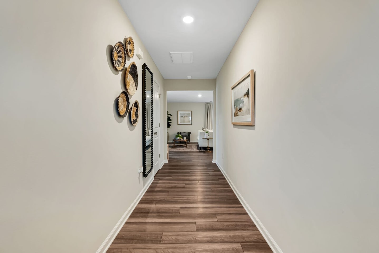 L'Attitude 34 Greenville Image 17