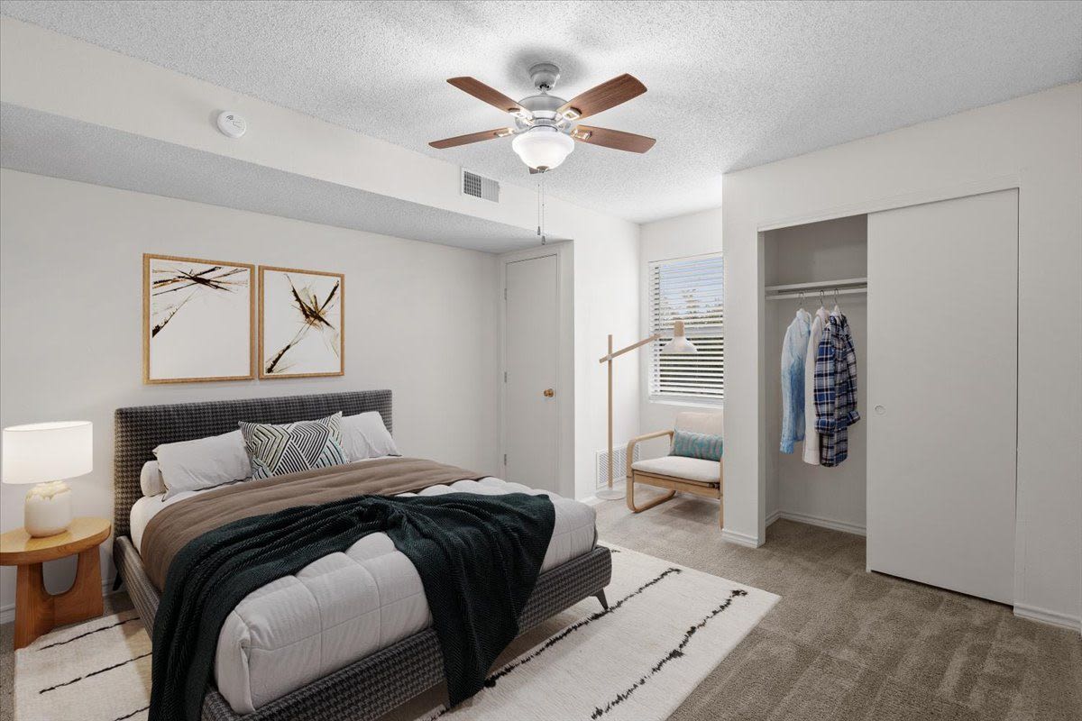 Wind River Lodge Apartments & Townhomes Image 4