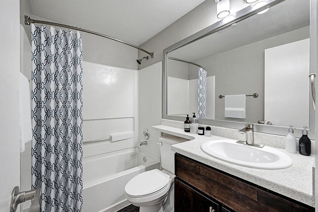 Summit Riverside Apartments Image 18