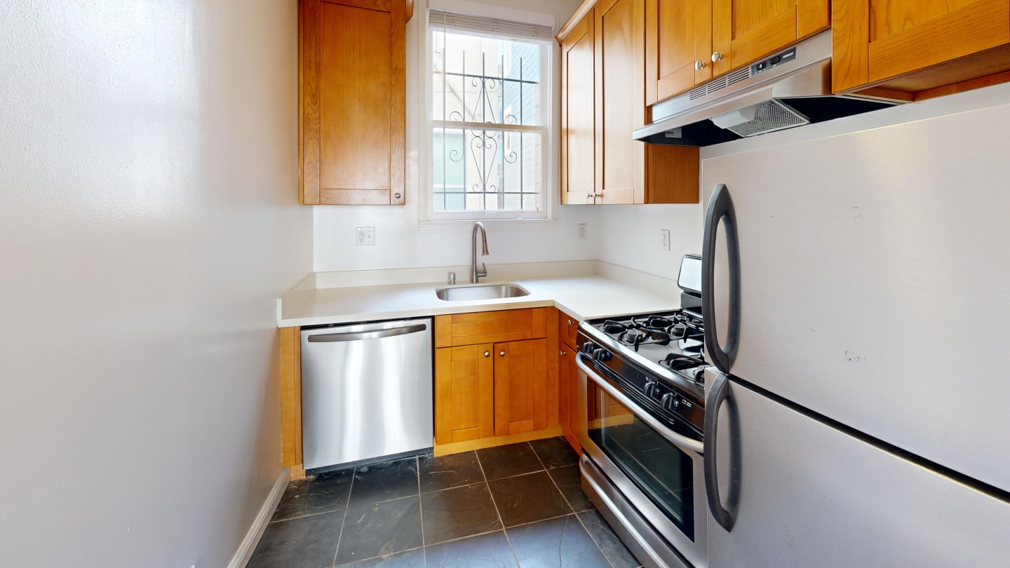 915 Pierce Image 19
