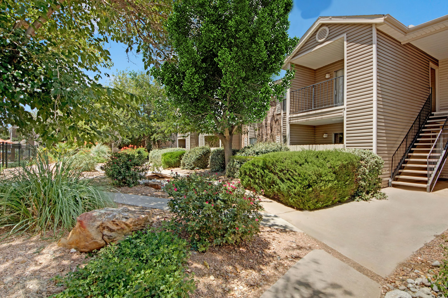 NORTHRIDGE COURT APARTMENT HOMES Image 14
