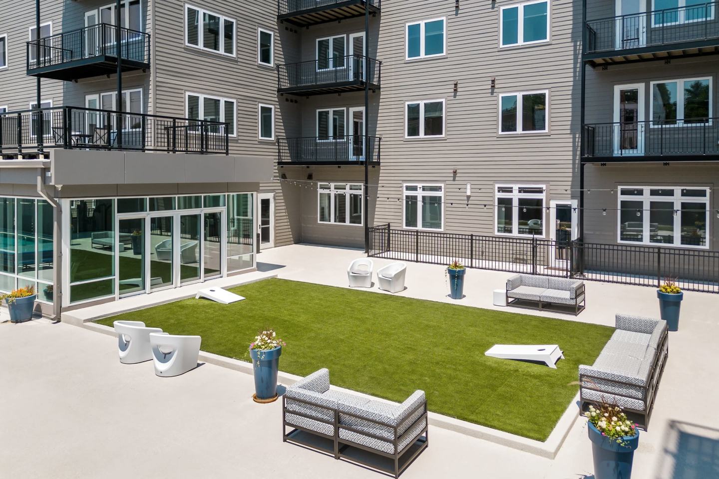 2200 LaSalle Image 10